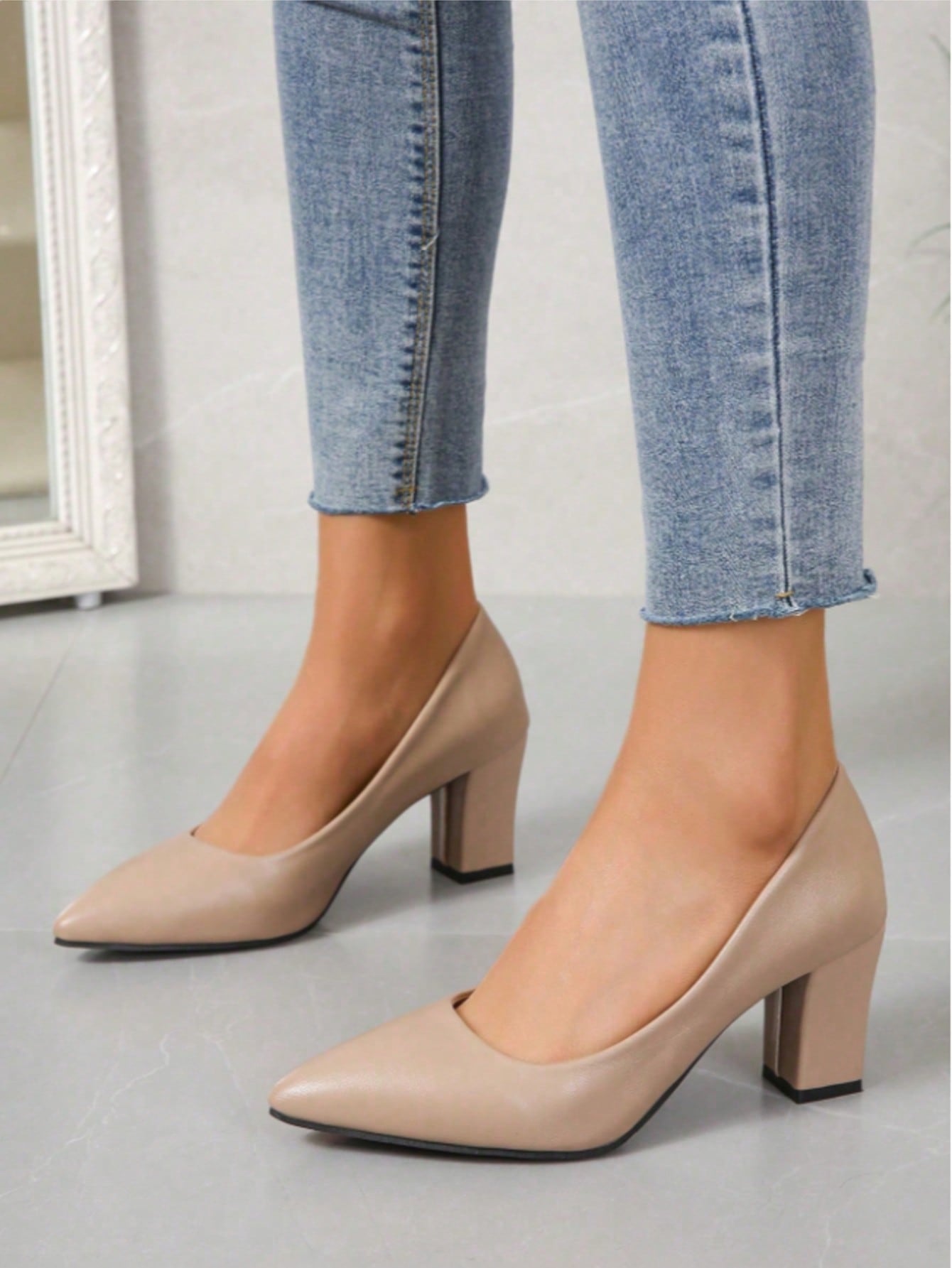 Sapatos de salto alto e bico f - Court Heel Pointed avaliação e preço